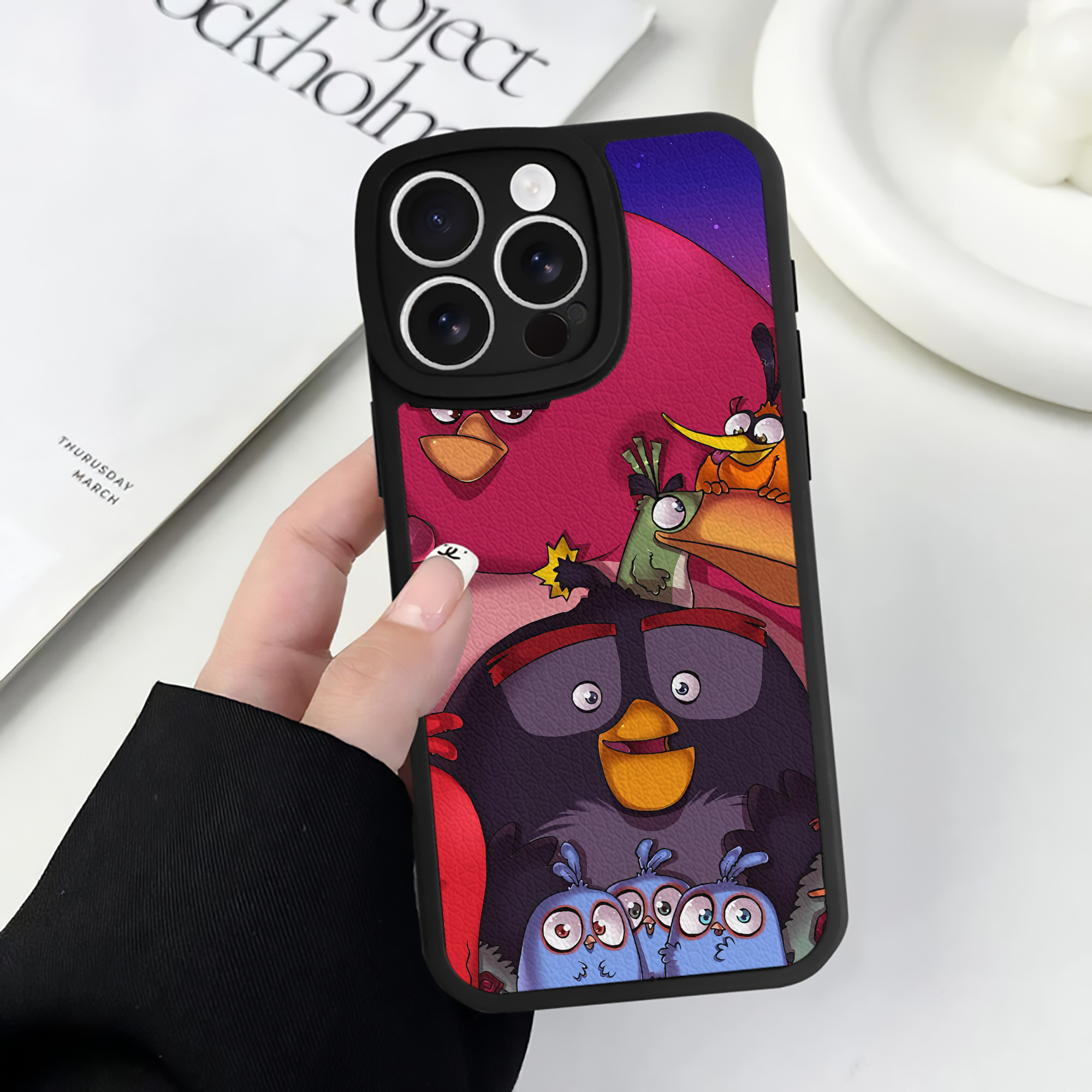 （画像用） Angry Birds アングリーバード 【iPhone 16シリーズ対応】シリコンスマホケース（レザー調） 材質：シリコン
